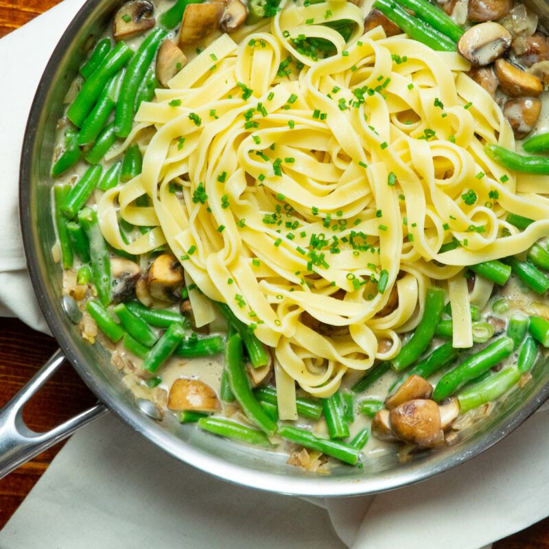 Tagliatelle mit Bohnen und Champignonrahmsauce - Body Kitchen