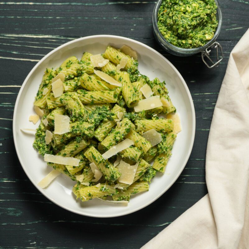 Pasta mit Avocado-Walnuss-Pesto - Body Kitchen